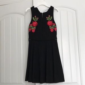 Forever 21 Black Embroidered Dress Size S